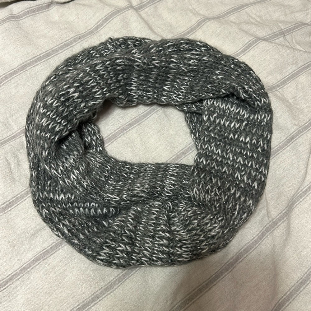 Hollister infinity scarf